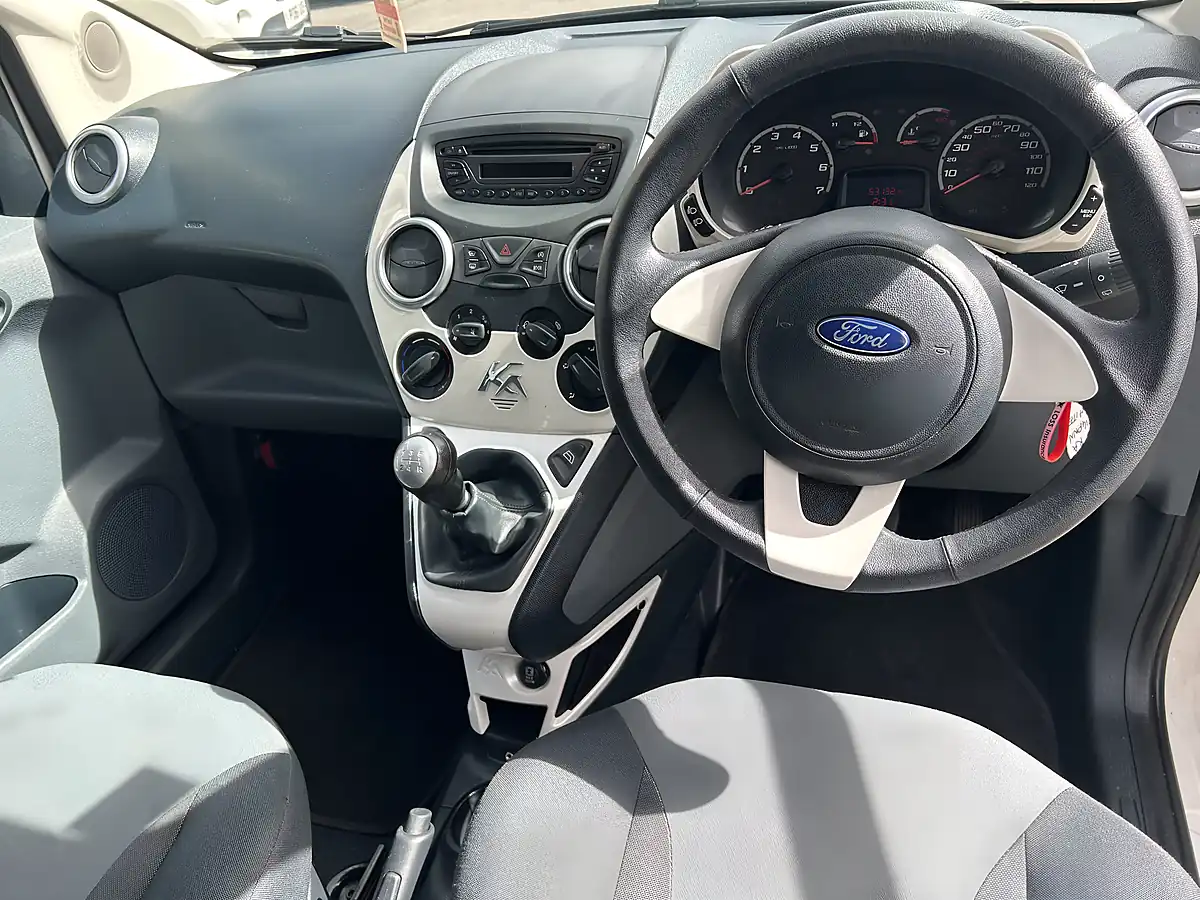 Used 2014 Ford Ka Zetec White - Interior and Exterior details 3