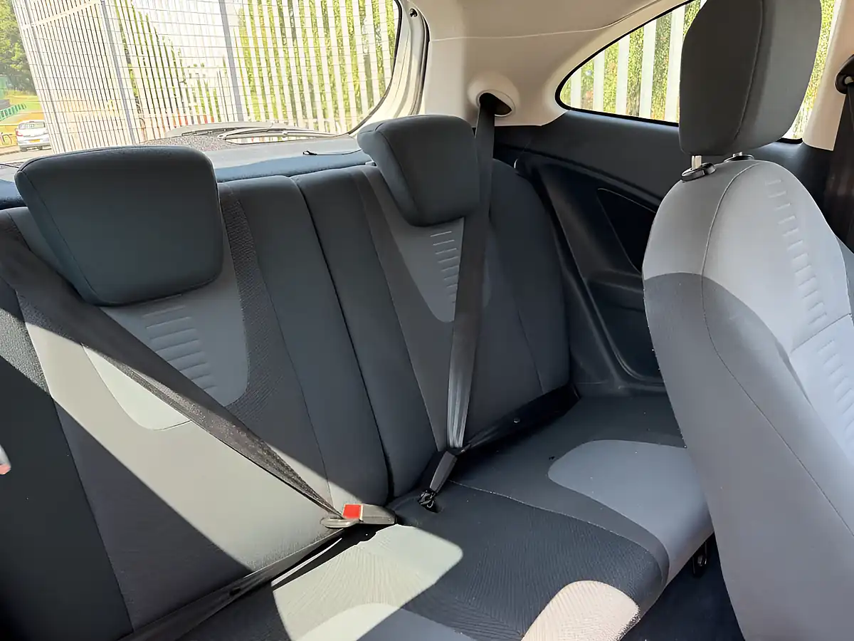 Used 2014 Ford Ka Zetec White - Interior and Exterior details 5