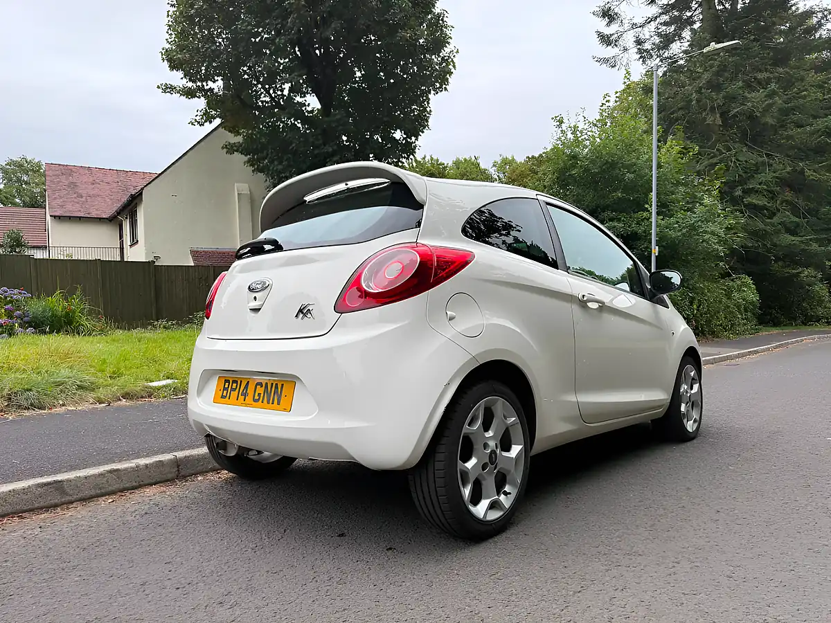Used 2014 Ford Ka Zetec White - Interior and Exterior details 3