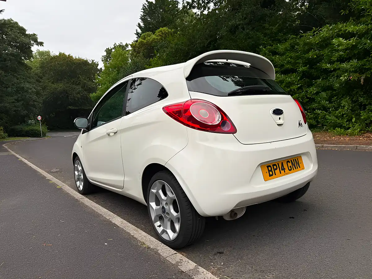 Used 2014 Ford Ka Zetec White - Interior and Exterior details 5