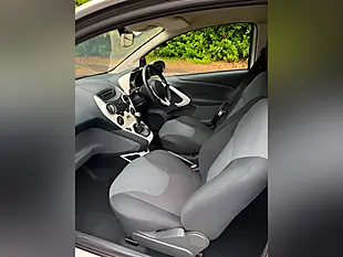 Used 2014 Ford Ka Zetec White - Interior and Exterior details 9