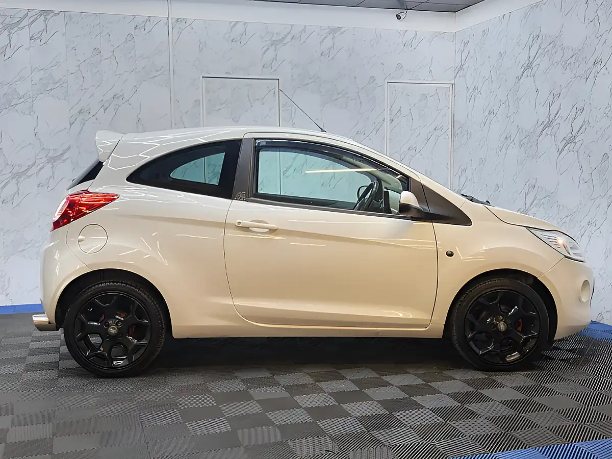 Used 2014 Ford Ka Zetec White - Interior and Exterior details 10