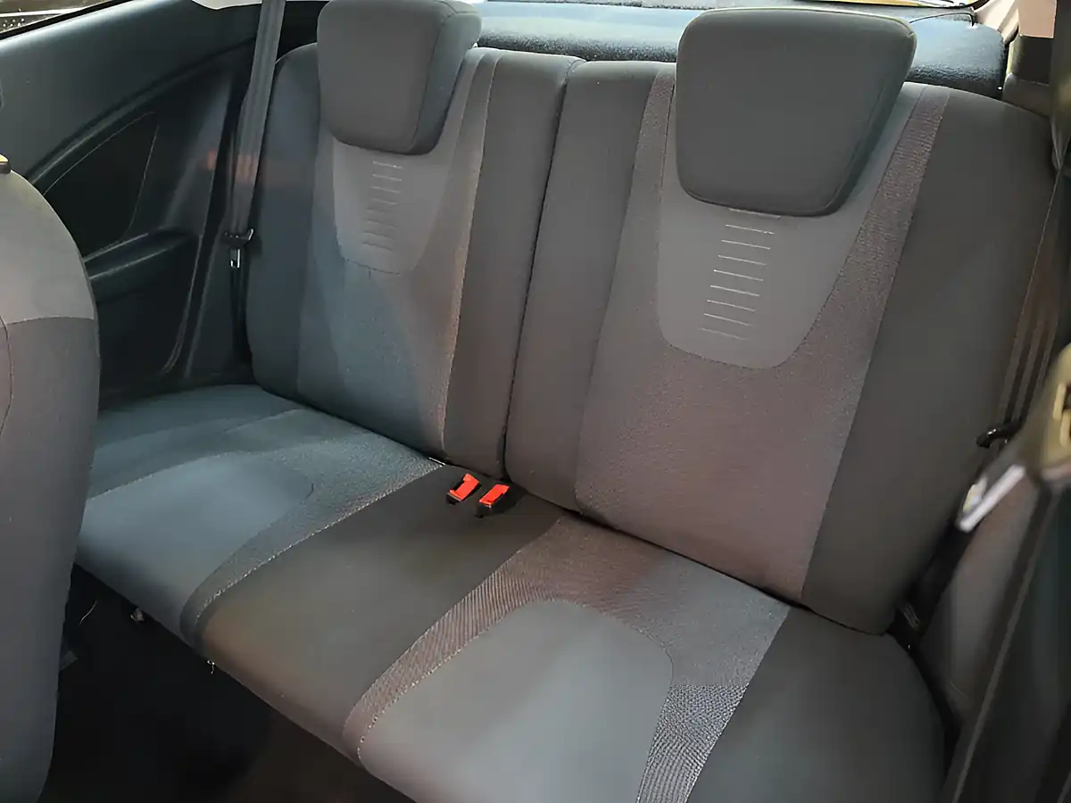 Used 2014 Ford Ka Zetec White - Interior and Exterior details 15