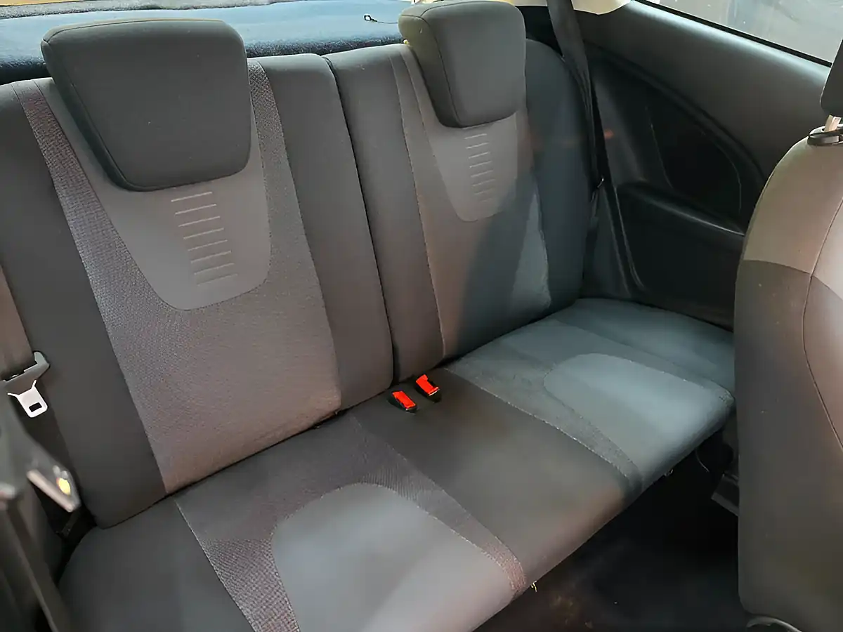 Used 2014 Ford Ka Zetec White - Interior and Exterior details 16
