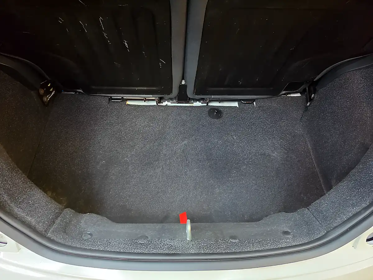 Used 2014 Ford Ka Zetec White - Interior and Exterior details 19