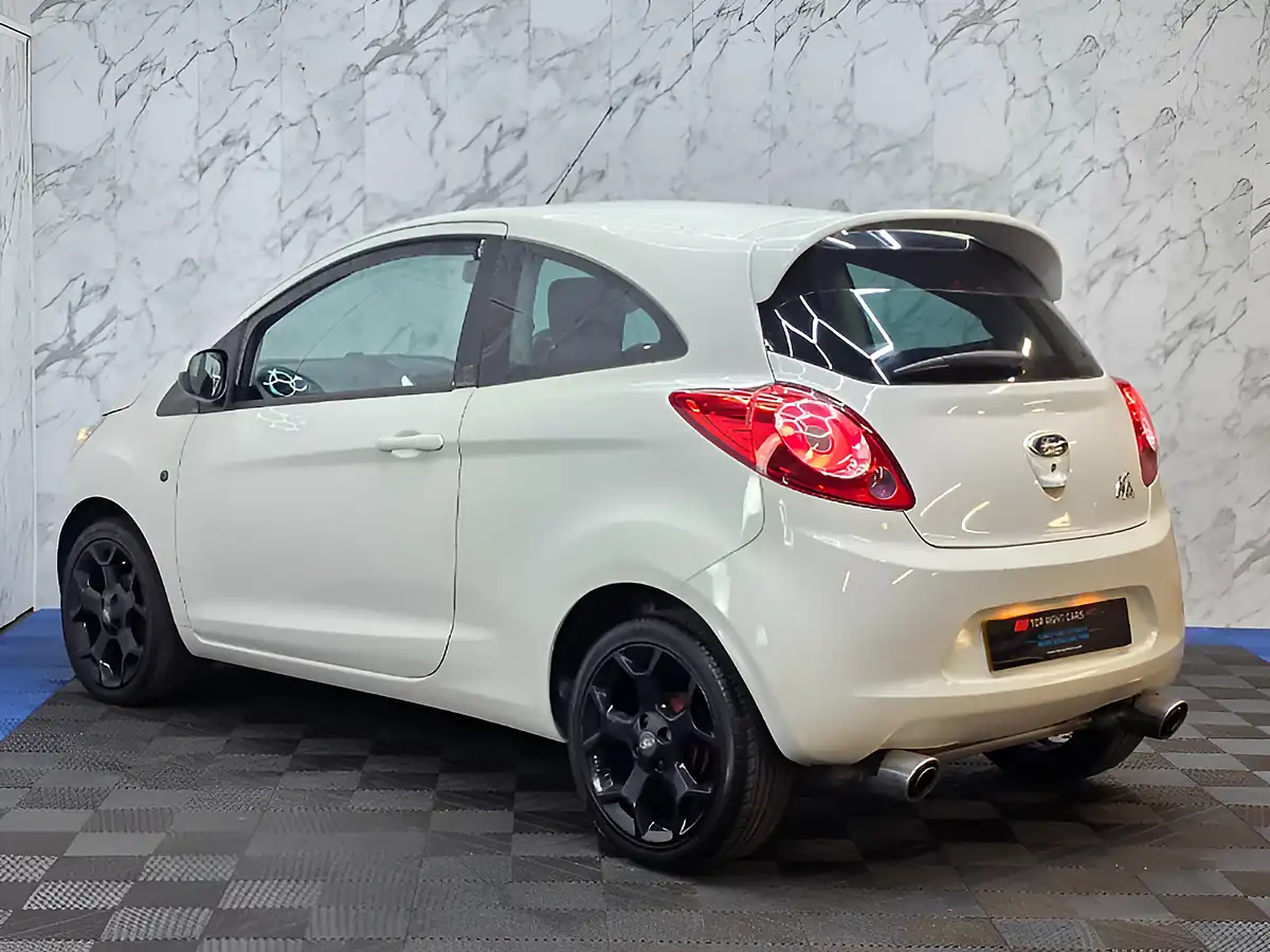 Used 2014 Ford Ka Zetec White - Interior and Exterior details 7