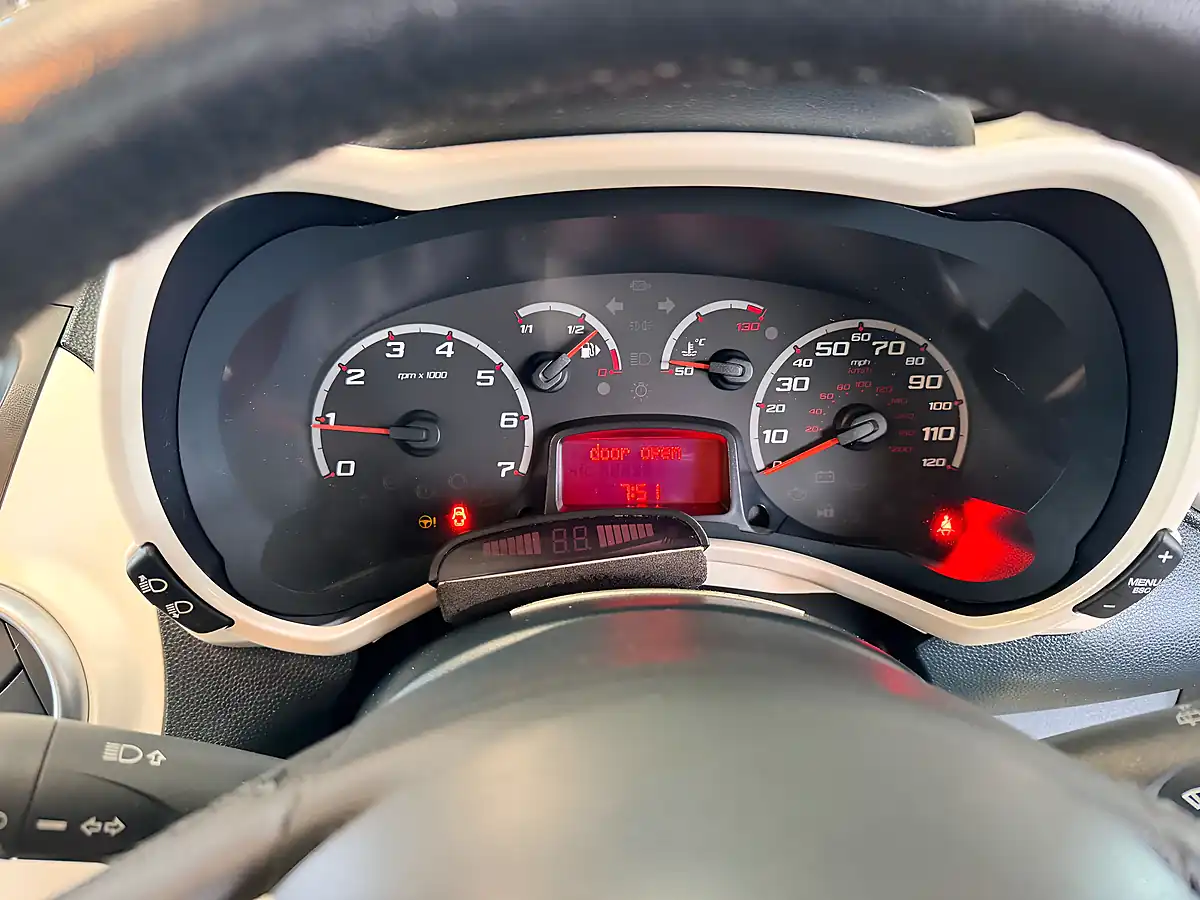 Used 2014 Ford Ka Zetec Yellow - Interior and Exterior details 17