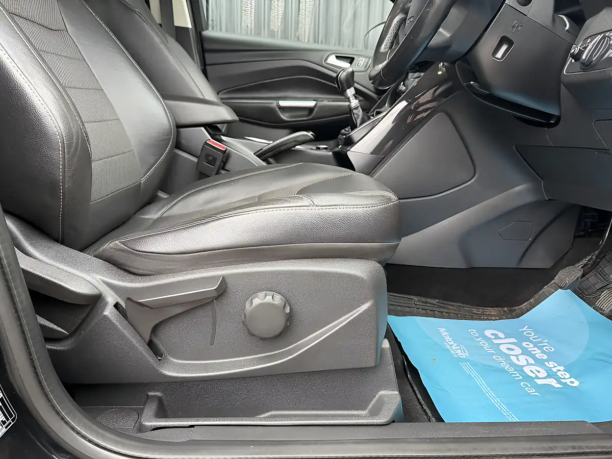 Used 2014 Ford Kuga Titanium Black - Interior and Exterior details 12