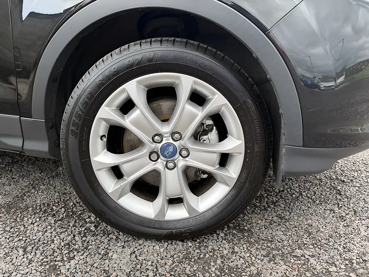 Used 2014 Ford Kuga Titanium Black - Interior and Exterior details 3