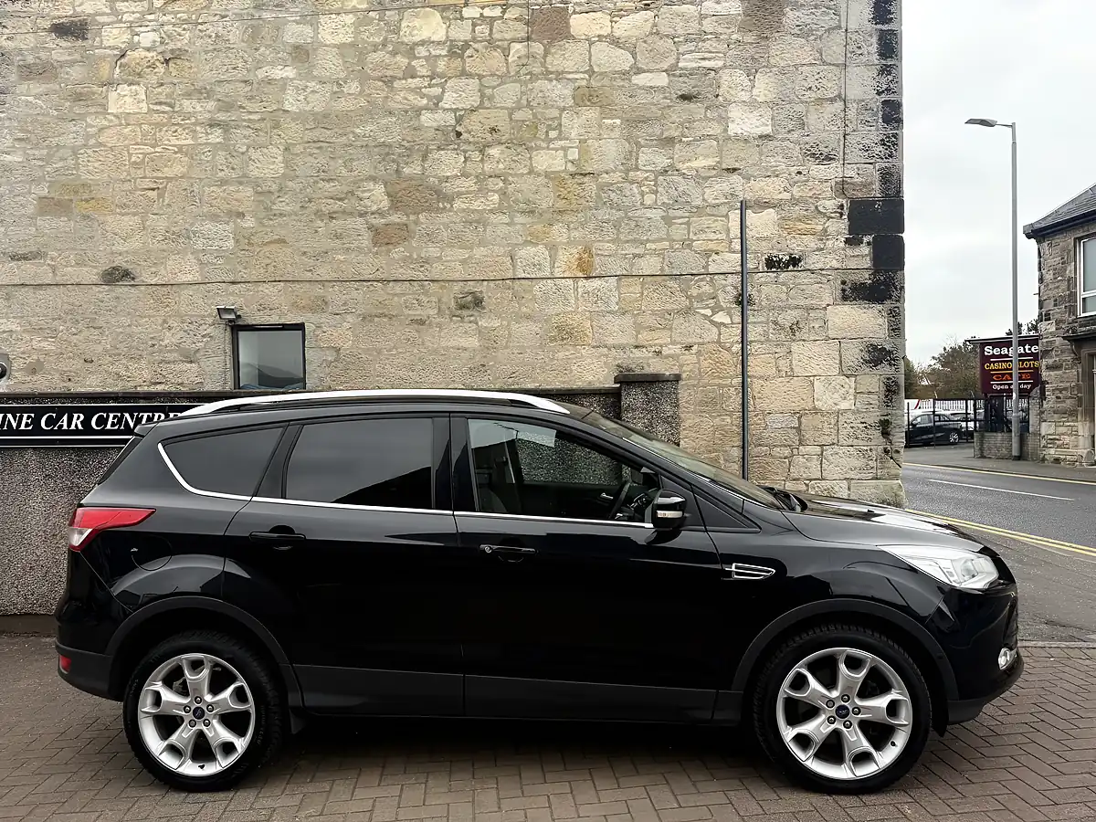 Used 2014 Ford Kuga Titanium Black - Interior and Exterior details 5