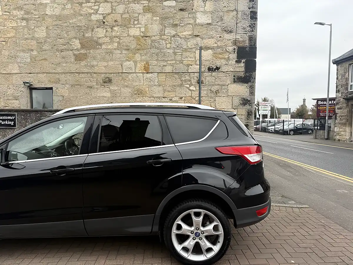 Used 2014 Ford Kuga Titanium Black - Interior and Exterior details 6