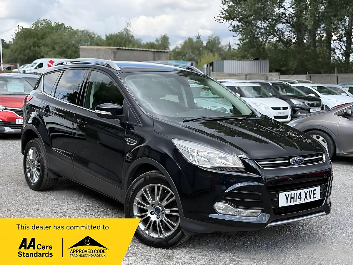 Used 2014 Ford Kuga Titanium Black - Front View