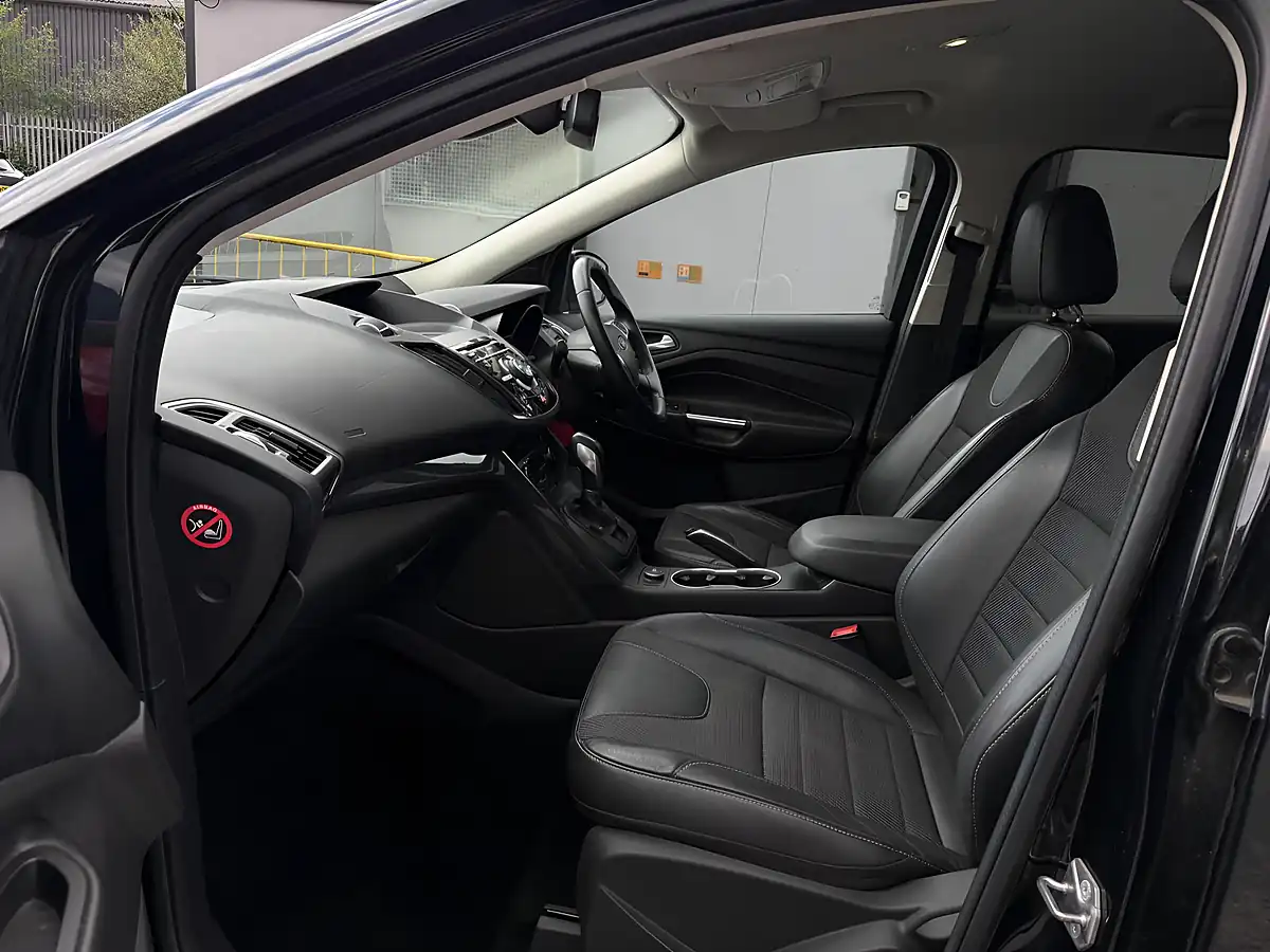 Used 2014 Ford Kuga Titanium Black - Interior and Exterior details 11