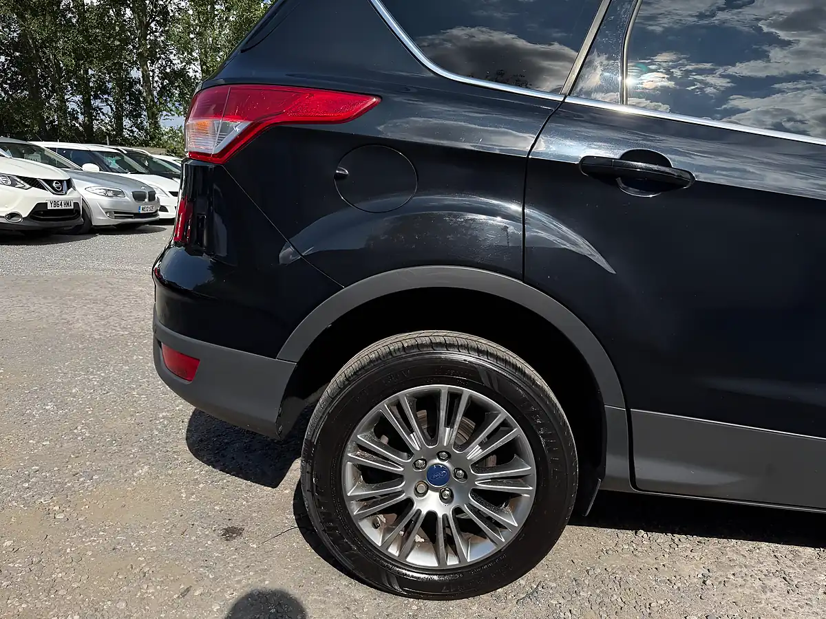 Used 2014 Ford Kuga Titanium Black - Interior and Exterior details 19