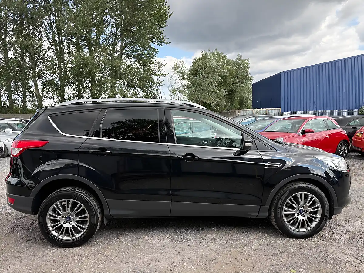 Used 2014 Ford Kuga Titanium Black - Interior and Exterior details 9