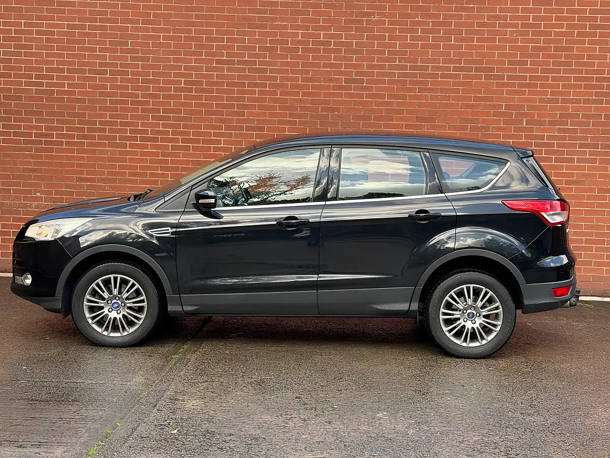 Used 2014 Ford Kuga Titanium Black - Interior and Exterior details 11
