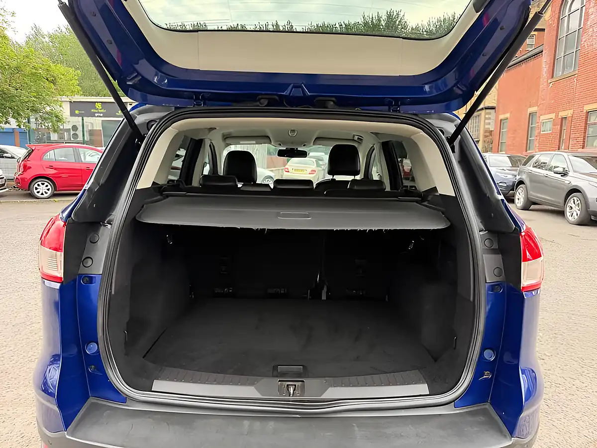 Used 2014 Ford Kuga Titanium Blue - Interior and Exterior details 11