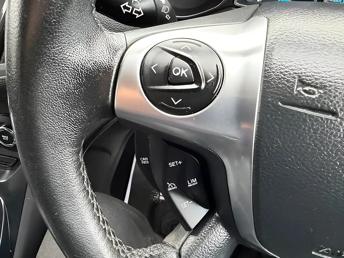 Used 2014 Ford Kuga Titanium Blue - Interior and Exterior details 18