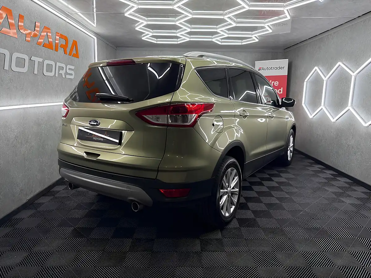 Used 2014 Ford Kuga Titanium Green - Interior and Exterior details 10
