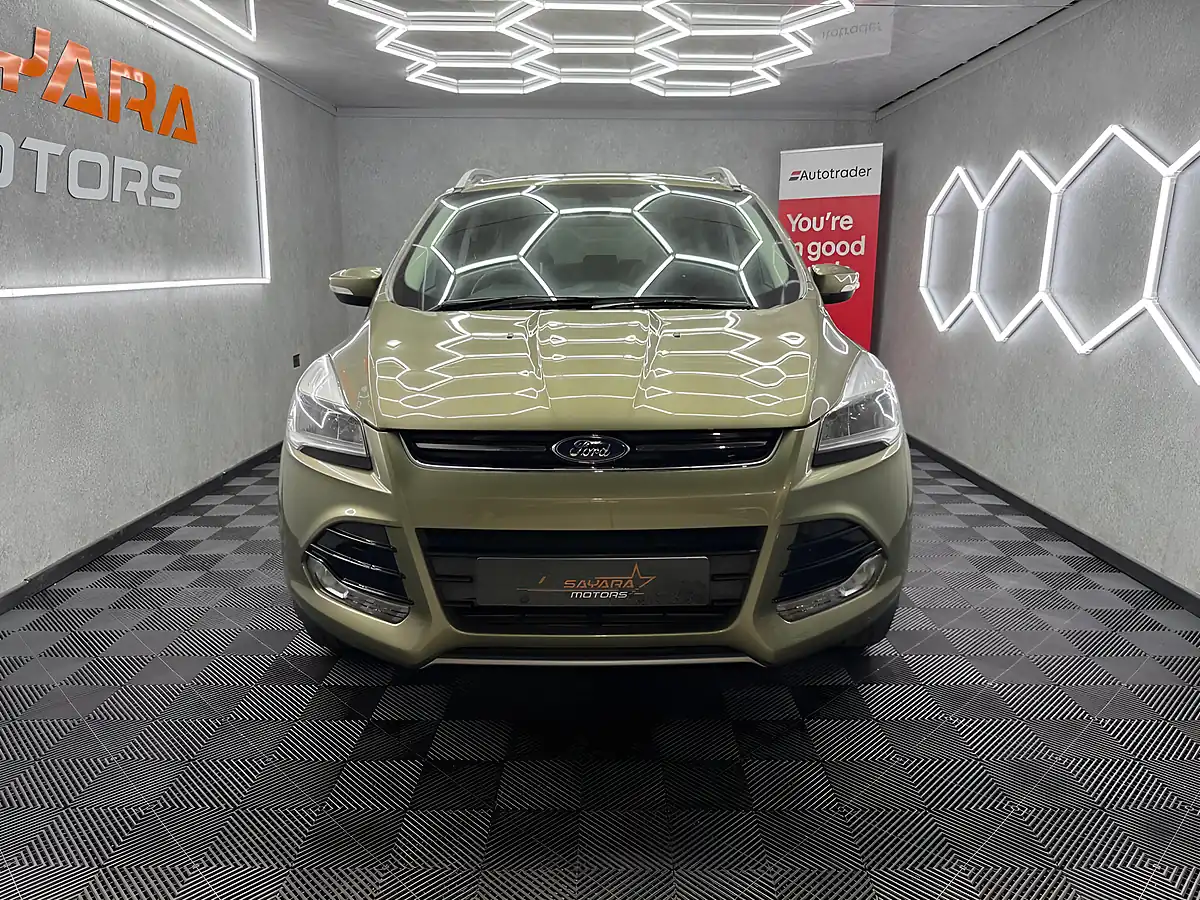 Used 2014 Ford Kuga Titanium Green - Interior and Exterior details 3