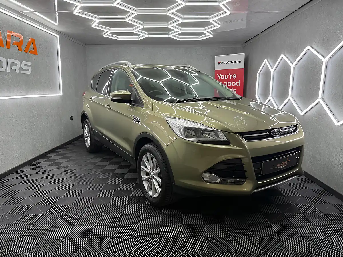 Used 2014 Ford Kuga Titanium Green - Interior and Exterior details 7