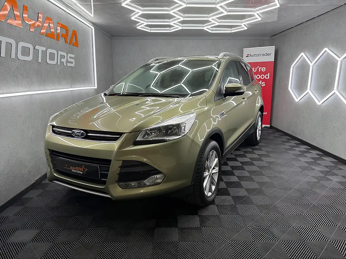 Used 2014 Ford Kuga Titanium Green - Interior and Exterior details 8