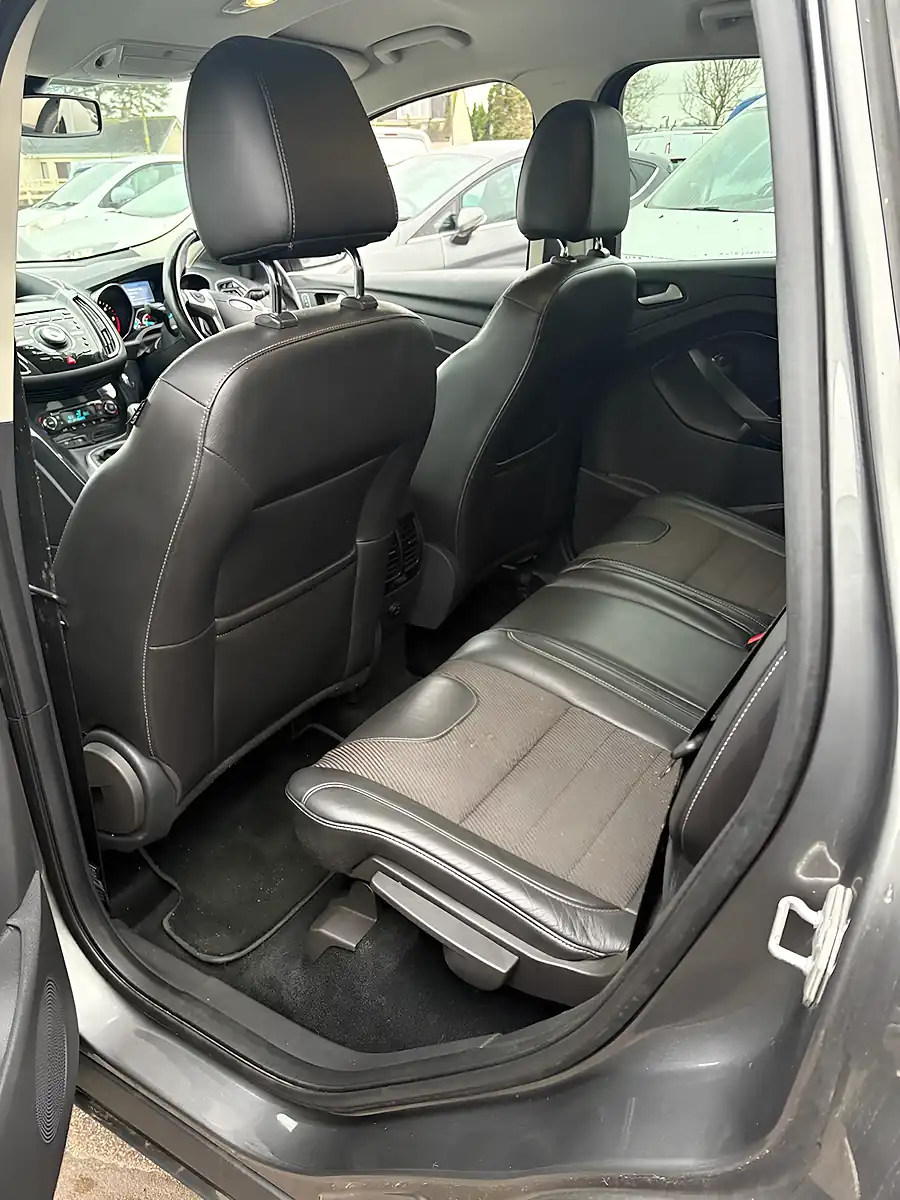 Used 2014 Ford Kuga Titanium Grey - Interior and Exterior details 6
