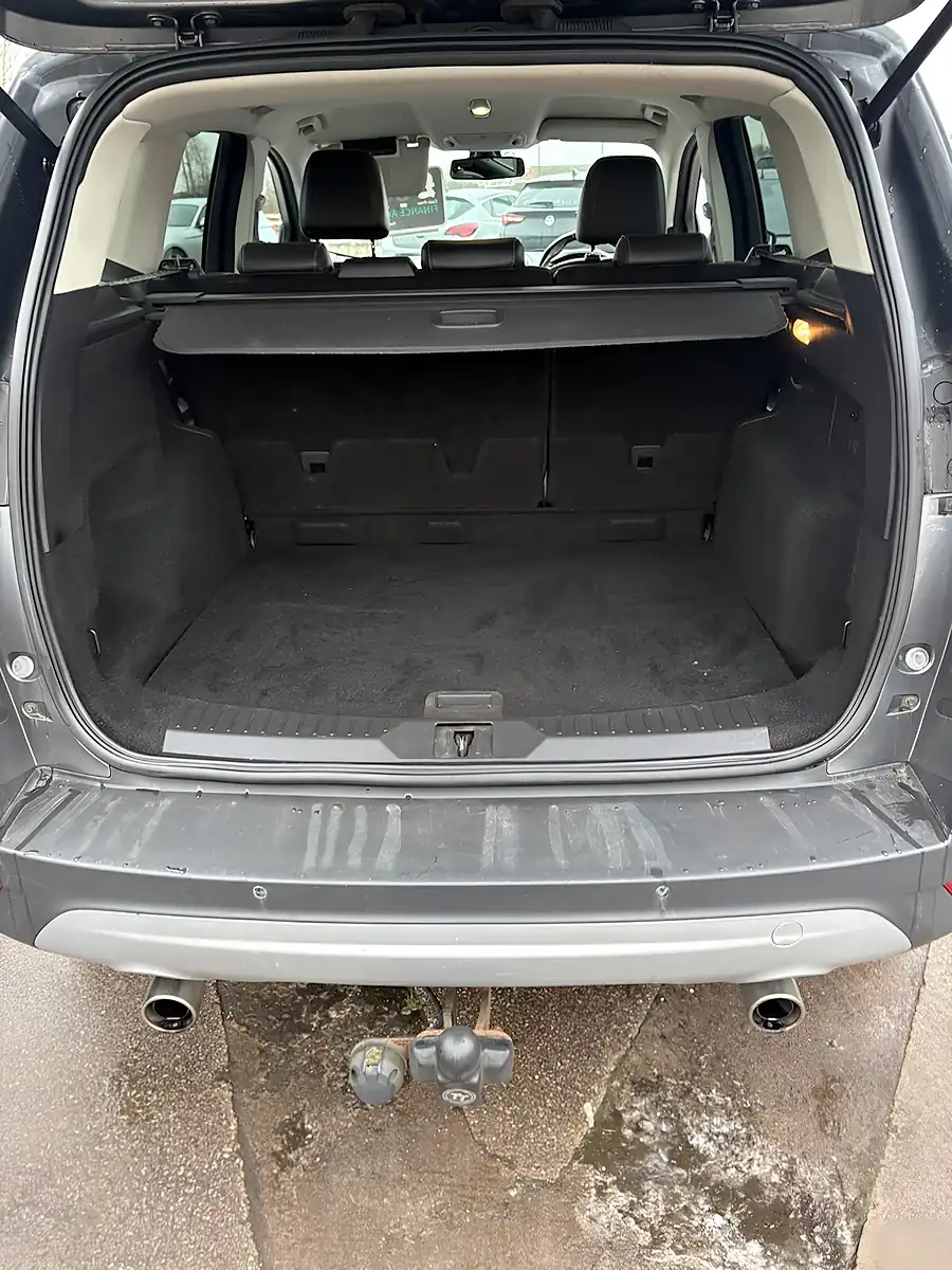 Used 2014 Ford Kuga Titanium Grey - Interior and Exterior details 7
