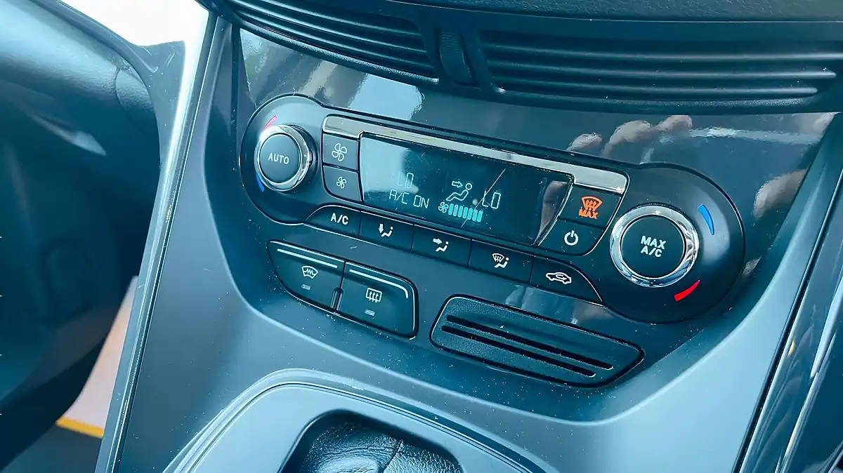 Used 2014 Ford Kuga Titanium Grey - Interior and Exterior details 12