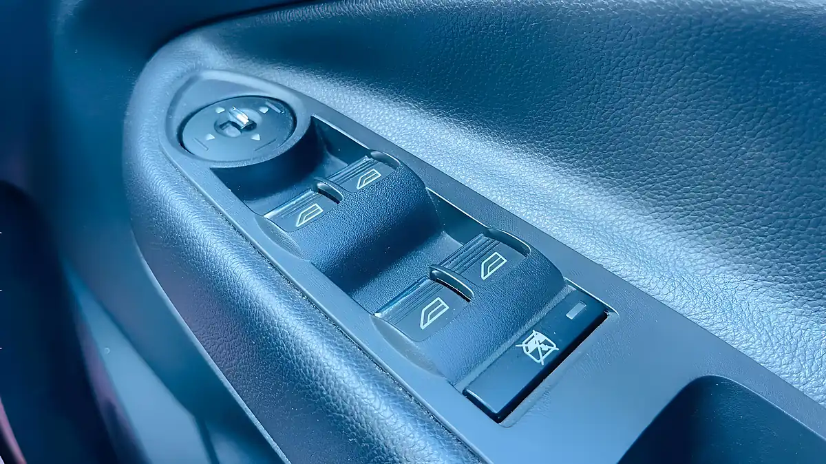 Used 2014 Ford Kuga Titanium Grey - Interior and Exterior details 13