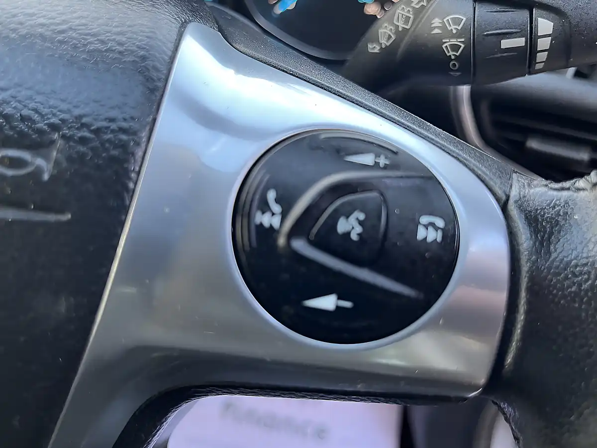 Used 2014 Ford Kuga Titanium Grey - Interior and Exterior details 18