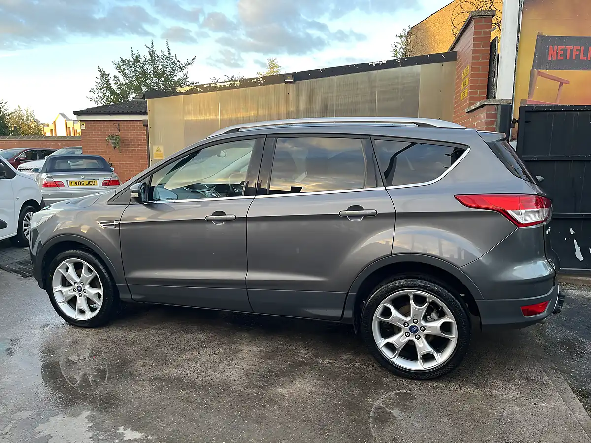 Used 2014 Ford Kuga Titanium Grey - Interior and Exterior details 6