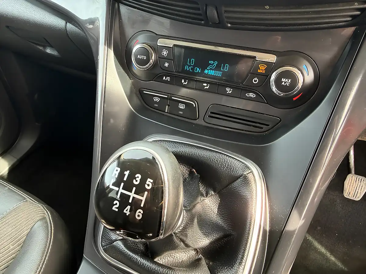 Used 2014 Ford Kuga Titanium Red - Interior and Exterior details 10