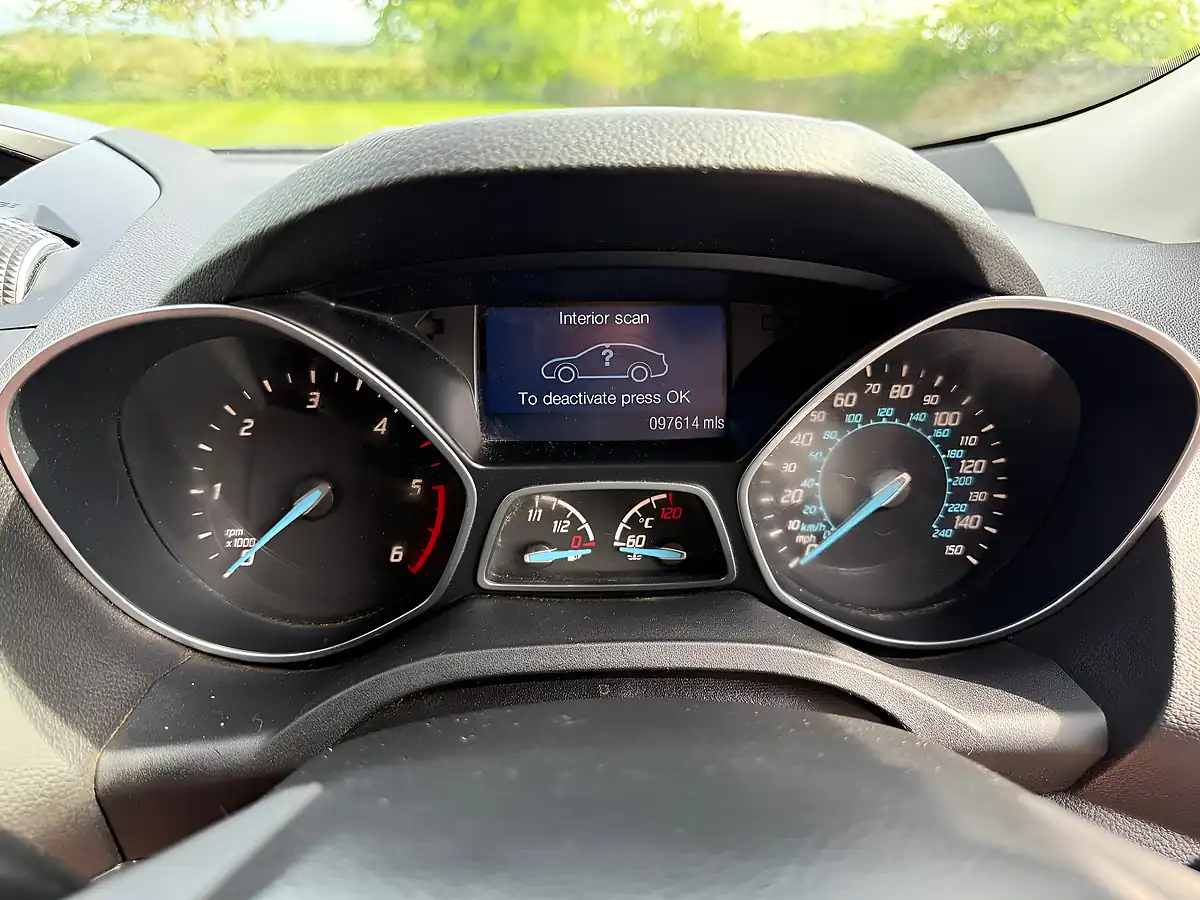 Used 2014 Ford Kuga Titanium Red - Interior and Exterior details 11