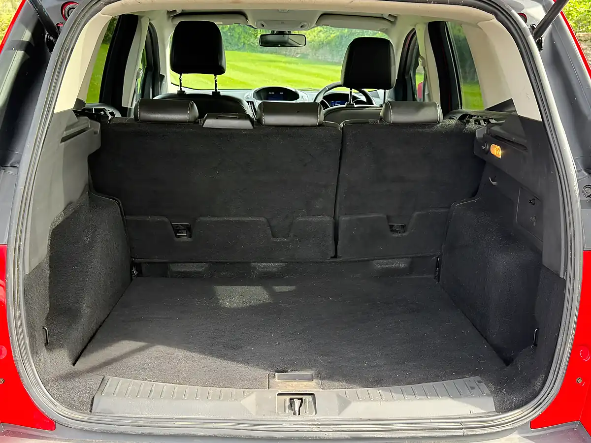 Used 2014 Ford Kuga Titanium Red - Interior and Exterior details 15