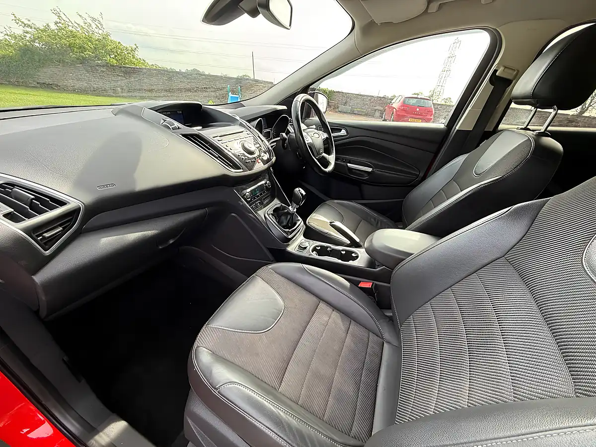 Used 2014 Ford Kuga Titanium Red - Interior and Exterior details 16