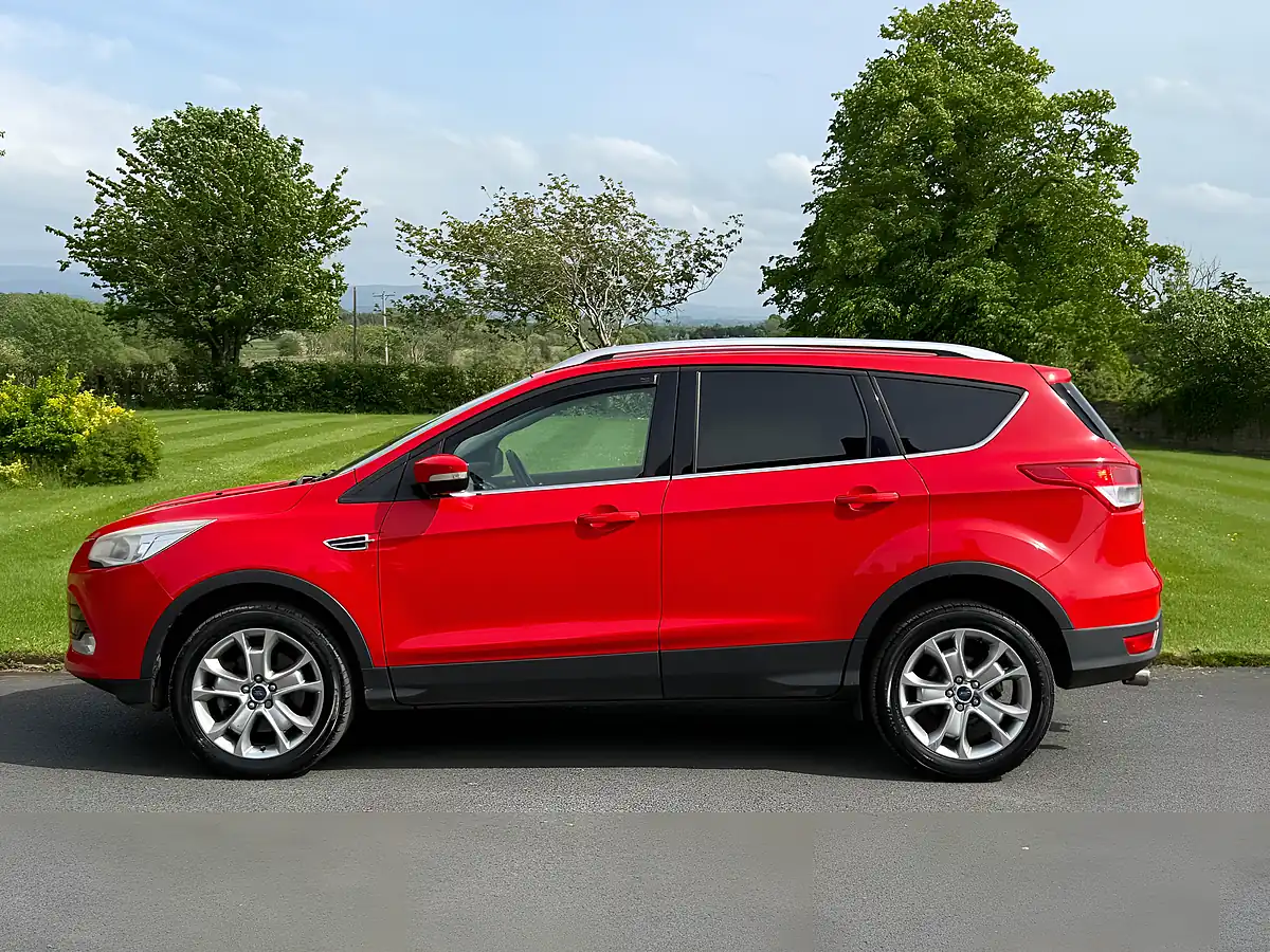 Used 2014 Ford Kuga Titanium Red - Interior and Exterior details 3