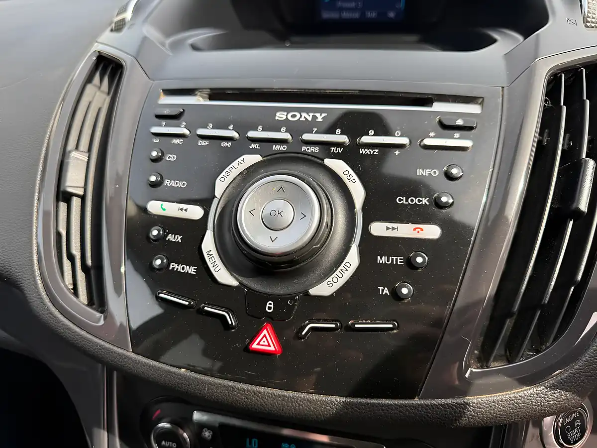 Used 2014 Ford Kuga Titanium Red - Interior and Exterior details 9