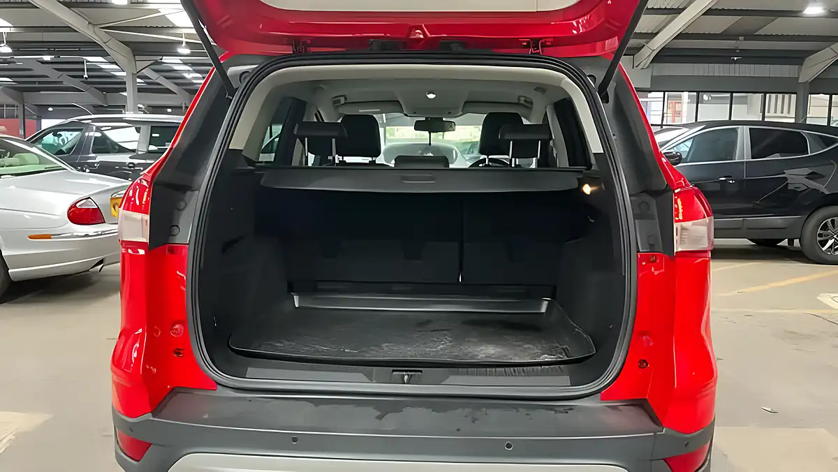 Used 2014 Ford Kuga Titanium Red - Interior and Exterior details 13