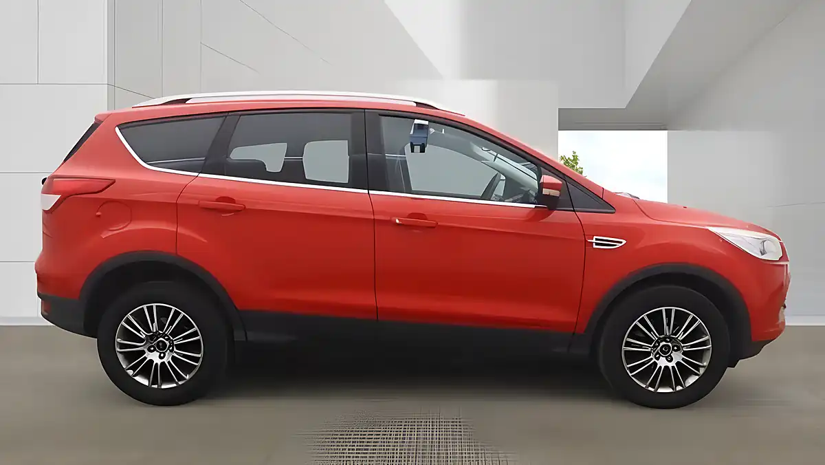 Used 2014 Ford Kuga Titanium Red - Interior and Exterior details 5