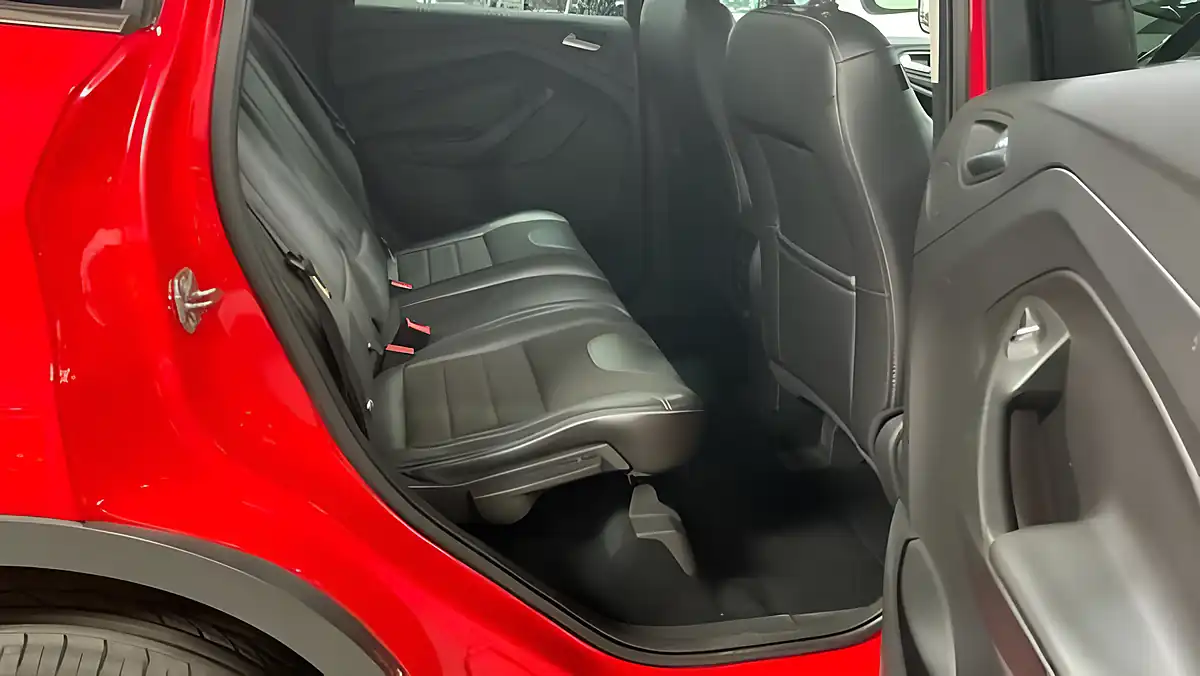Used 2014 Ford Kuga Titanium Red - Interior and Exterior details 9