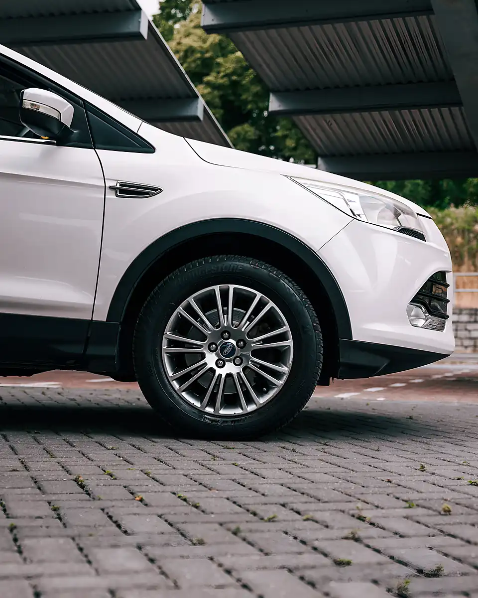 Used 2014 Ford Kuga Titanium White - Interior and Exterior details 13