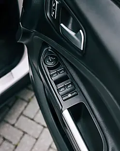 Used 2014 Ford Kuga Titanium White - Interior and Exterior details 17