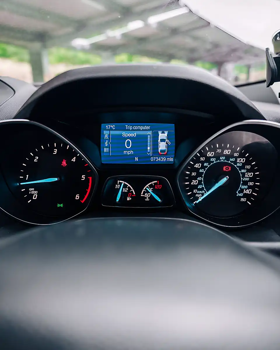 Used 2014 Ford Kuga Titanium White - Interior and Exterior details 18