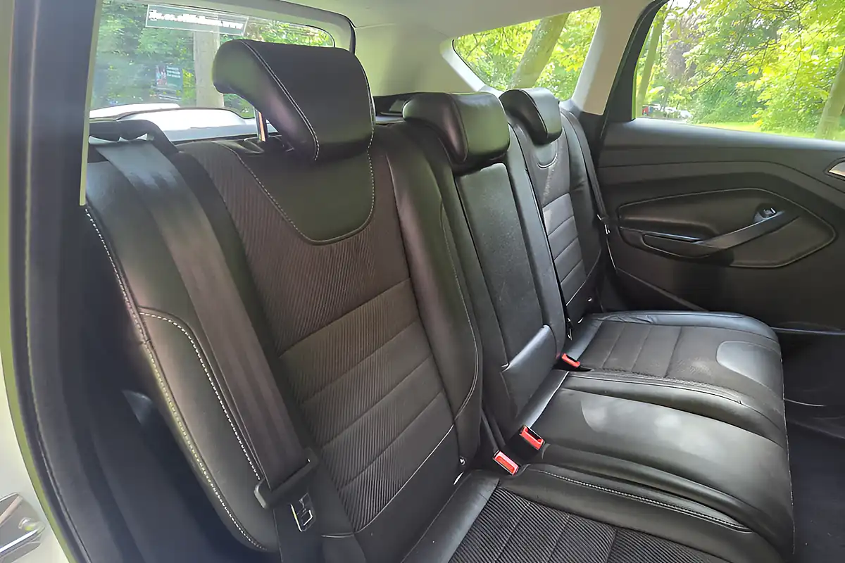 Used 2014 Ford Kuga Titanium White - Interior and Exterior details 12