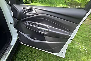 Used 2014 Ford Kuga Titanium White - Interior and Exterior details 13