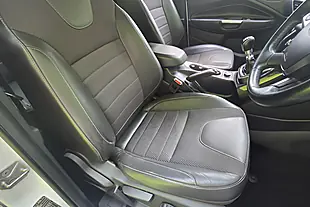 Used 2014 Ford Kuga Titanium White - Interior and Exterior details 14