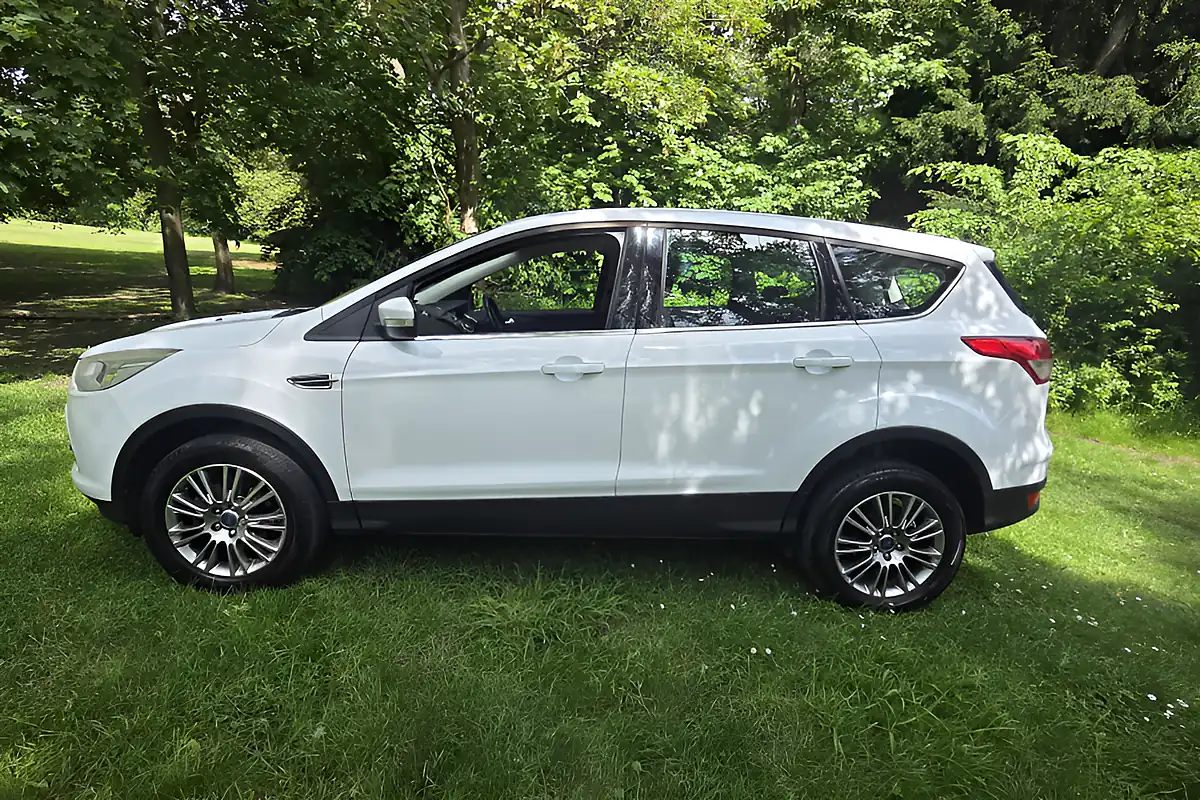 Used 2014 Ford Kuga Titanium White - Interior and Exterior details 4