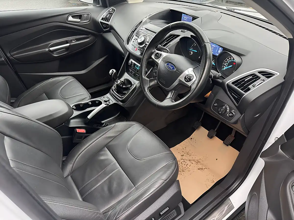 Used 2014 Ford Kuga Titanium X White - Interior and Exterior details 9