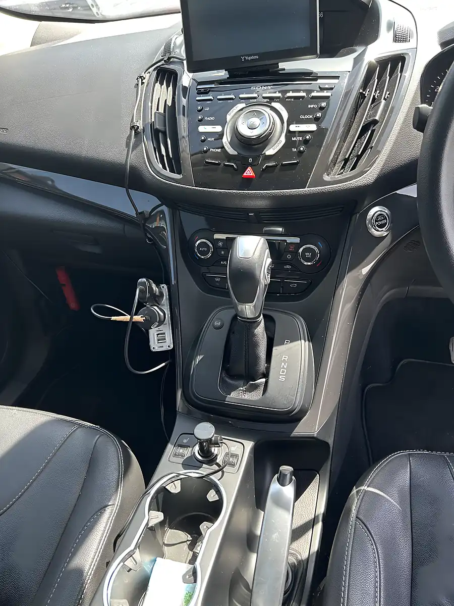 Used 2014 Ford Kuga White - Interior and Exterior details 11